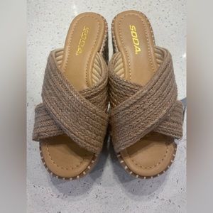 NWT!!! Platform wedge sandals 👡
